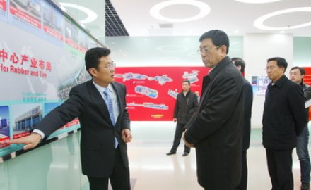 李法泉來公司調(diào)研